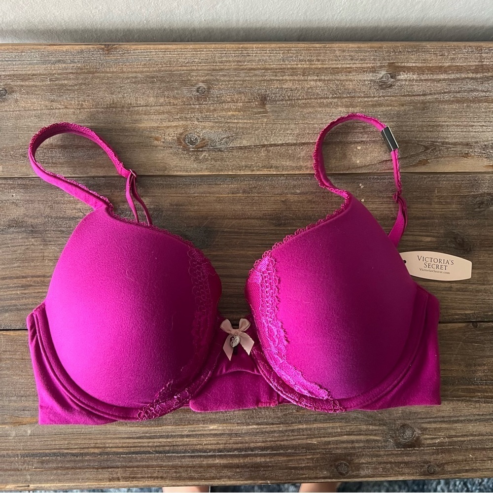 Victoria’s Secret Pink Padded Perfect Coverage Bra Size 32D NWT